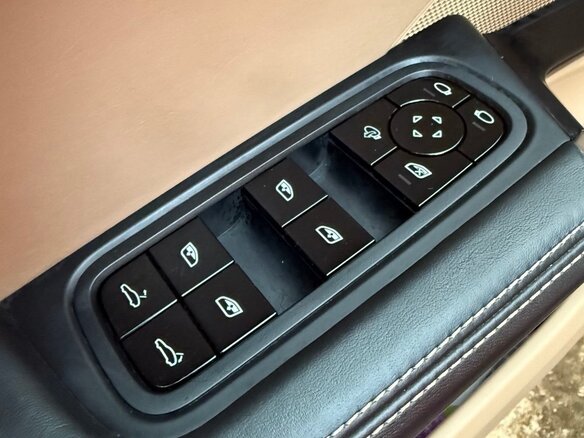 2020 Porsche Cayenne III, оранжевый, 8999000 рублей - вид 12