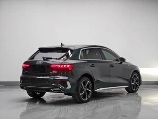 2023 Audi A3 Sportback 35 TFSI IV (8Y), зелёный, 1780000 рублей, вид 4
