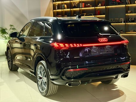 2026 Audi Q5 40 TFSI III (GU), чёрный, 5890000 рублей, вид 3
