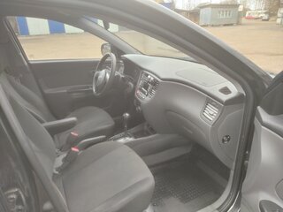 2011 Kia Rio II Рестайлинг, чёрный, 550000 рублей, вид 5
