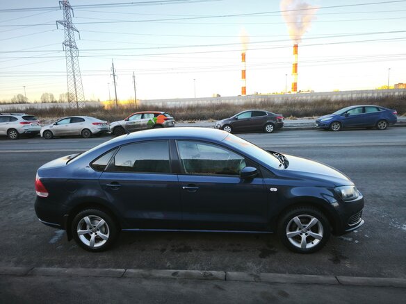 2012 Volkswagen Polo V, синий, 495000 рублей - вид 4