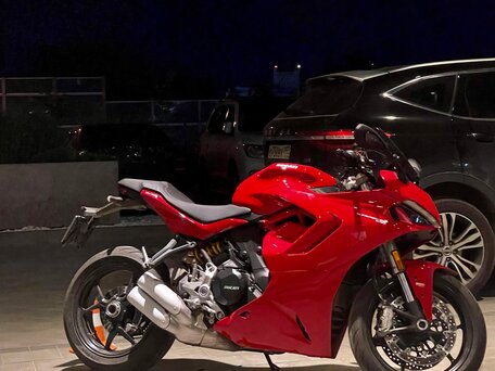 2021 Ducati Supersport, красный, 1150000 рублей, вид 1