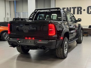 2025 Ram 1500 RHO V Рестайлинг, чёрный, 10990000 рублей, вид 4