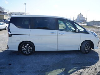 2021 Nissan Serena V (C27) Рестайлинг, белый, 2500000 рублей, вид 3