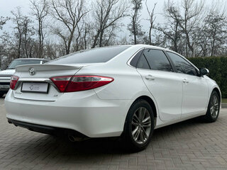 2016 Toyota Camry VII (XV50) Рестайлинг, белый, 1250000 рублей, вид 5