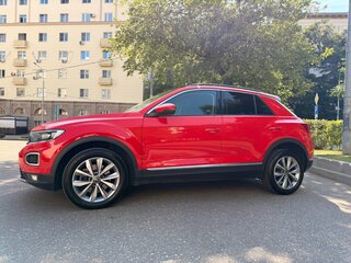 2020 Volkswagen T-Roc I, красный, 3850000 рублей, вид 3