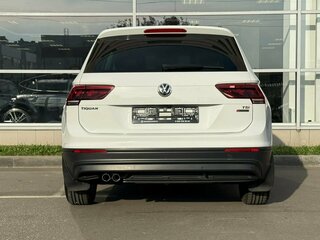 2017 Volkswagen Tiguan II, белый, 2080000 рублей, вид 5