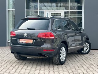 2011 Volkswagen Touareg II, серый, 1419000 рублей, вид 2