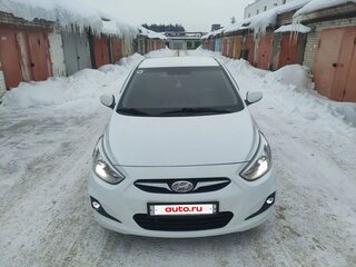 2014 Hyundai Solaris I, белый, 900000 рублей, вид 1