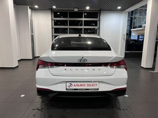 2022 Hyundai Elantra VII (CN7), белый, 2100000 рублей, вид 4