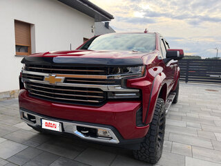2022 Chevrolet Silverado Crew Cab IV (T1XX) Рестайлинг, красный, 4350000 рублей, вид 2