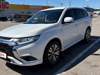 2022 Mitsubishi Outlander III Рестайлинг 3, белый, 2500000 рублей, вид 1