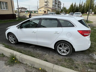 2017 Kia Ceed II Рестайлинг, белый, 1569000 рублей, вид 3