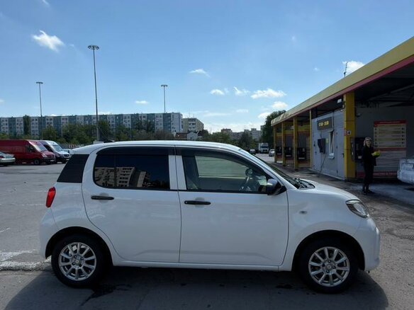 2017 Toyota Passo III, белый, 1070000 рублей - вид 9