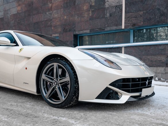 2014 Ferrari F12, белый, 26900000 рублей - вид 1