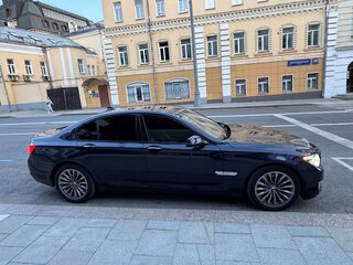 2013 BMW 7 серии 740d xDrive V (F01/F02/F04) Рестайлинг, синий, 2900000 рублей, вид 3