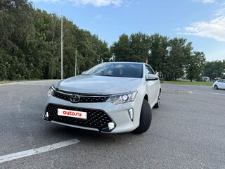 2016 Toyota Camry VII (XV50) Рестайлинг, белый, 2390000 рублей, вид 1