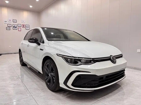 2022 Volkswagen Golf VIII, белый, 1925000 рублей, вид 3