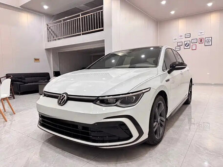2022 Volkswagen Golf VIII, белый, 1925000 рублей, вид 1