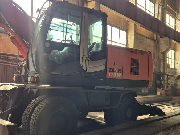 2012 Hitachi ZX170, оранжевый, 6000000 рублей - вид 6