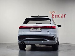 2025 Audi Q5 40 TDI III (GU), белый, 8300678 рублей, вид 4