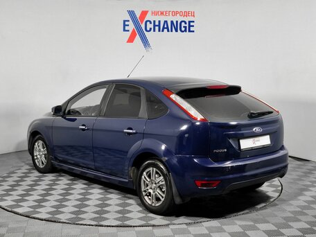 2011 Ford Focus II Рестайлинг, фиолетовый, 419000 рублей, вид 4