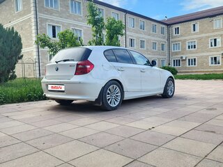 2011 BMW 1 серии 116i I (E81/E82/E87/E88) Рестайлинг, белый, 850000 рублей, вид 3