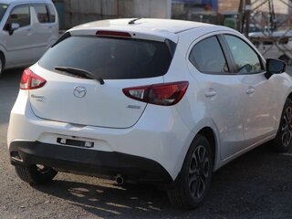 2015 Mazda Demio IV (DJ), белый, 1150000 рублей, вид 3
