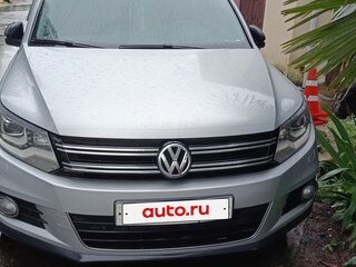 2013 Volkswagen Tiguan I Рестайлинг, серебристый, 1420000 рублей, вид 1
