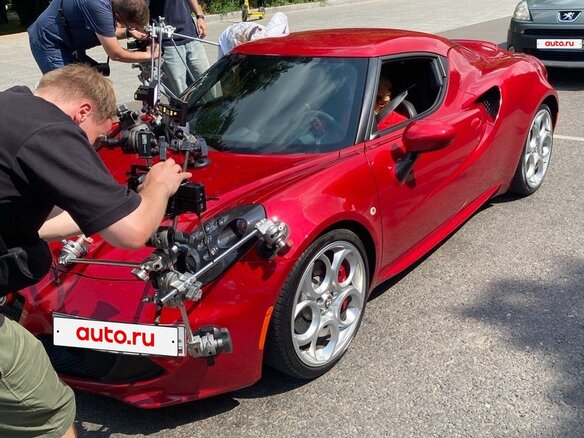 2014 Alfa Romeo 4C, красный, 10000000 рублей - вид 38