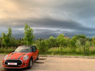 2018 Mini Hatch Cooper III (F55/F56) Рестайлинг, оранжевый, 1985000 рублей, вид 2
