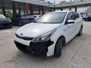 2019 Kia Rio IV, белый, 882000 рублей, вид 3
