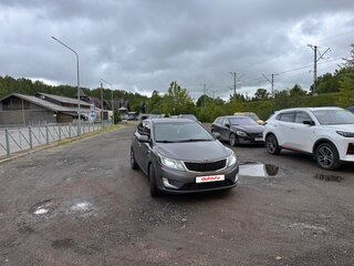 2014 Kia Rio 4-speed III, серый, 745000 рублей, вид 4