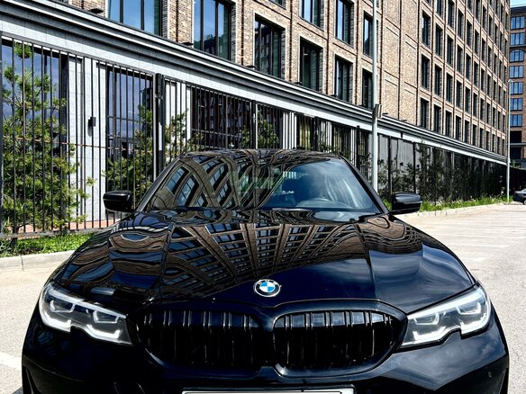 2020 BMW 3 серии 330i xDrive VII (G2x), чёрный, 3490000 рублей - вид 1