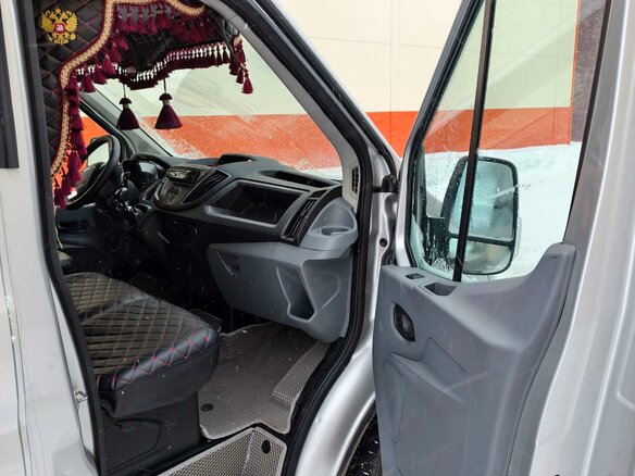 2018 Ford Transit, серебристый, 1899999 рублей - вид 9