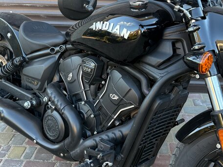 2024 Indian Scout, чёрный, 1390000 рублей, вид 3