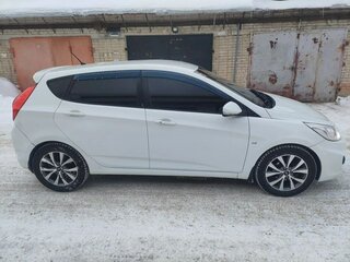 2014 Hyundai Solaris I, белый, 900000 рублей, вид 5