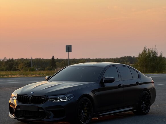2019 BMW M5 Competition VI (F90), серый, 8000000 рублей - вид 1