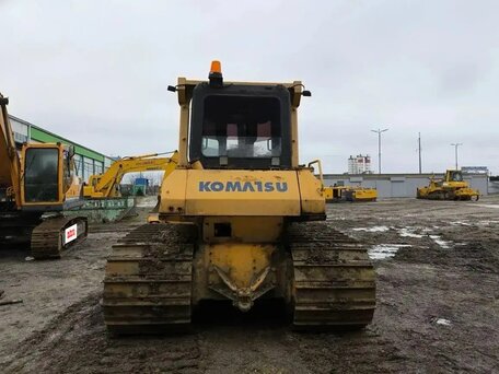 2005 Komatsu D65, жёлтый, 8700000 рублей, вид 2