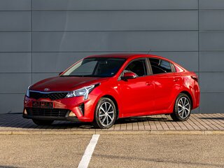 2020 Kia Rio IV Рестайлинг, красный, 1795000 рублей, вид 1