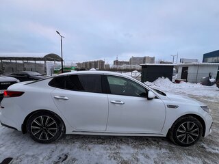 2018 Kia Optima IV Рестайлинг, белый, 2050000 рублей, вид 4