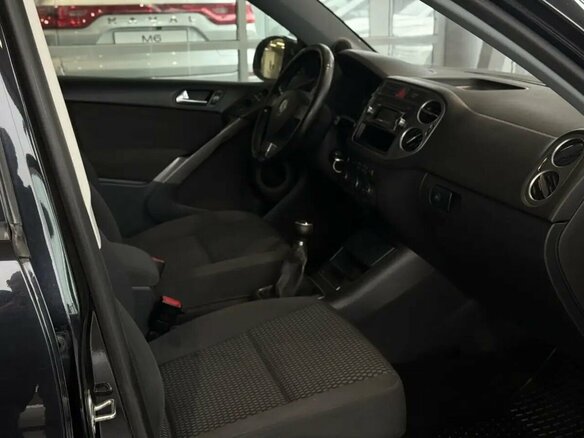 2008 Volkswagen Tiguan I, чёрный, 681000 рублей - вид 6
