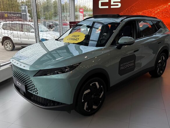 2026 Omoda C7, зелёный, 3099000 рублей