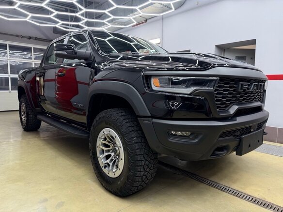 2025 Ram 1500 RHO V Рестайлинг, чёрный - вид 38