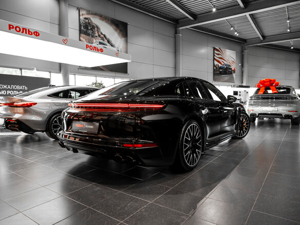 2026 Porsche Panamera Turbo S E-Hybrid III, чёрный, 39990000 рублей - вид 5