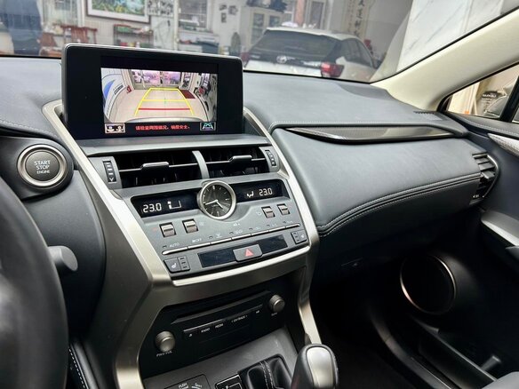 2019 Lexus NX 200 I Рестайлинг, серебристый, 2674000 рублей - вид 14