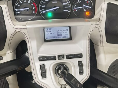 2014 Honda GL 1800 Gold Wing, белый, 1500000 рублей, вид 5