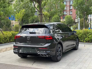 2022 Volkswagen Golf VIII, чёрный, 1950000 рублей, вид 5