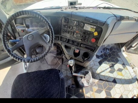 2002 Freightliner Columbia, белый, 1400000 рублей, вид 5