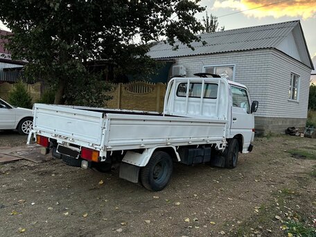 1990 Nissan Atlas, белый, 650000 рублей, вид 2